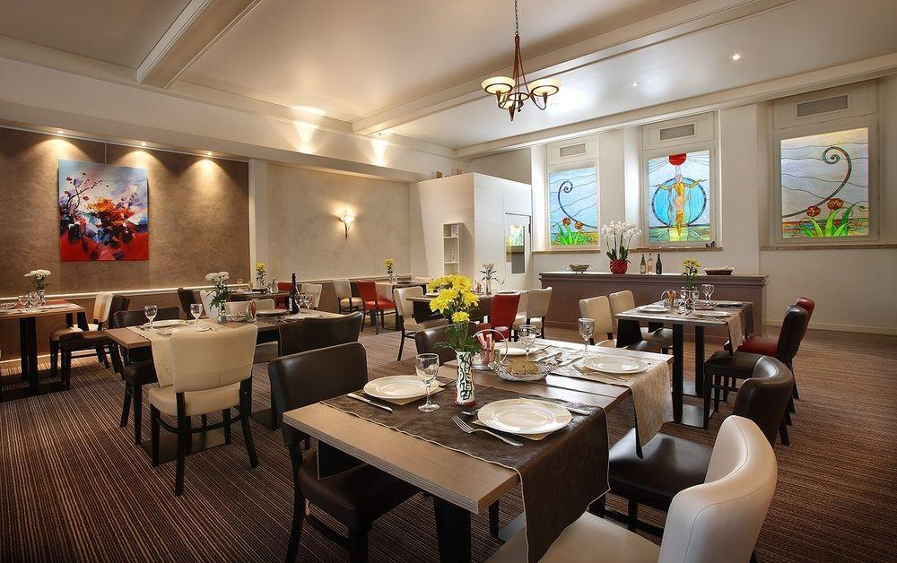 Des Eaux Hotel 3*